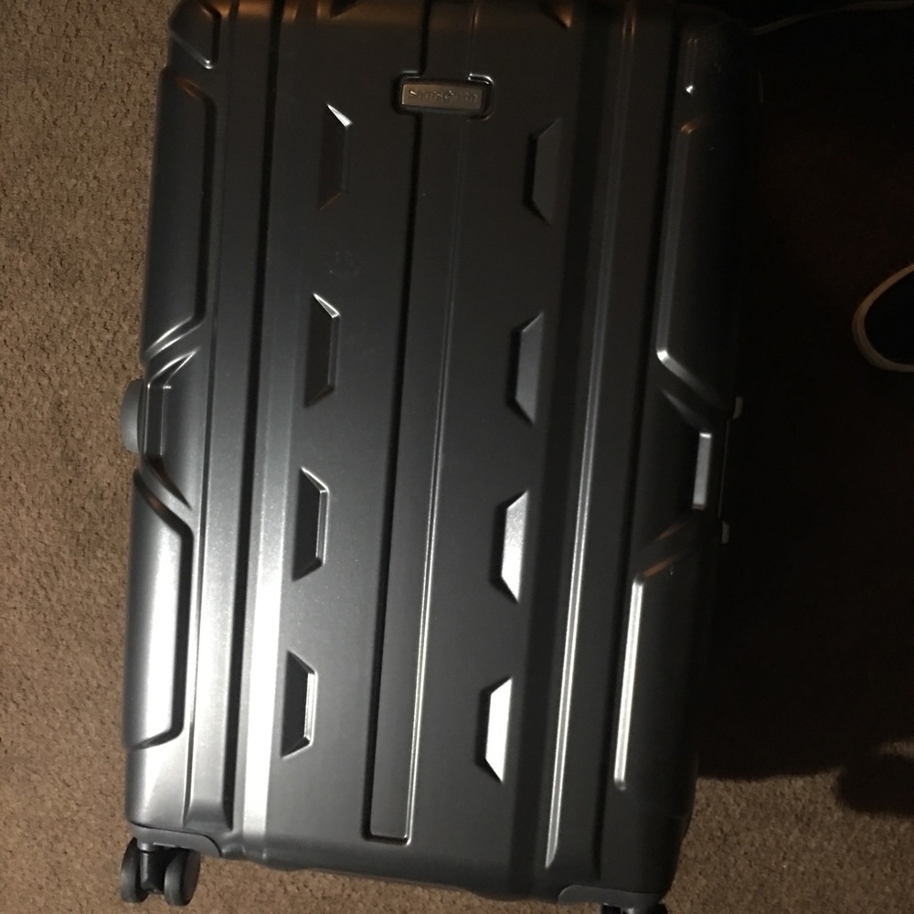 Samsonite luggage - Picture 2 of 6
